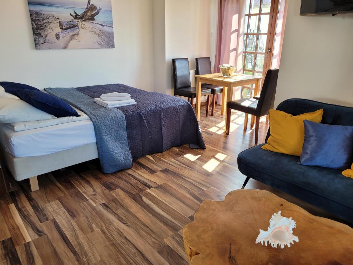Dom Przy Plazy Bed & Breakfast Sarbinowo Exterior foto